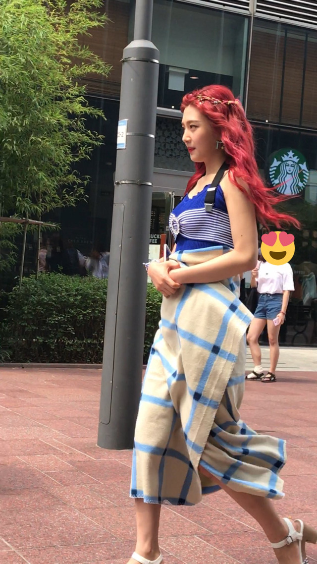 오늘자 실사판 인어공주같은 조이 .jpgif | 인스티즈