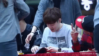 선물할 맛 나게 하는 아이돌 .gif | 인스티즈