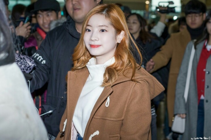 [트와이스] 떡볶이코트를 입은 다현이 | 인스티즈