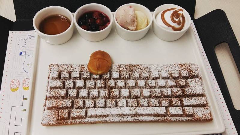 넥슨 컴퓨터박물관에서 판매하는 키보드와플과 마우스빵.jpg | 인스티즈