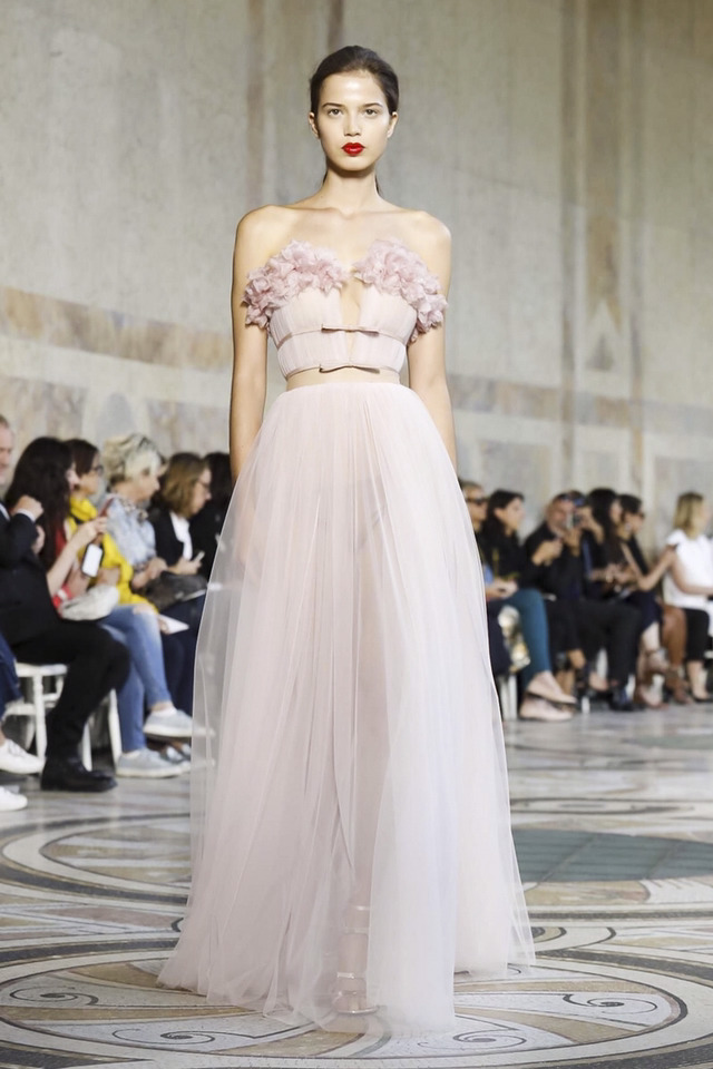 2018 S/S Giambattista Valli 오뜨꾸뛰르 컬렉션 | 인스티즈