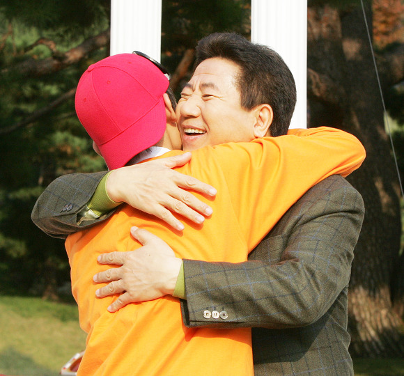 대통령의 눈물 - 2006년 8월 27일 청와대 비공식 오찬 | 인스티즈