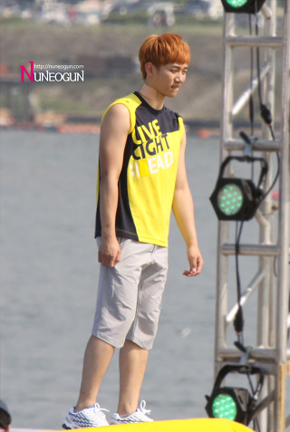  아이돌들의 특이한 손버릇.jpg | 인스티즈