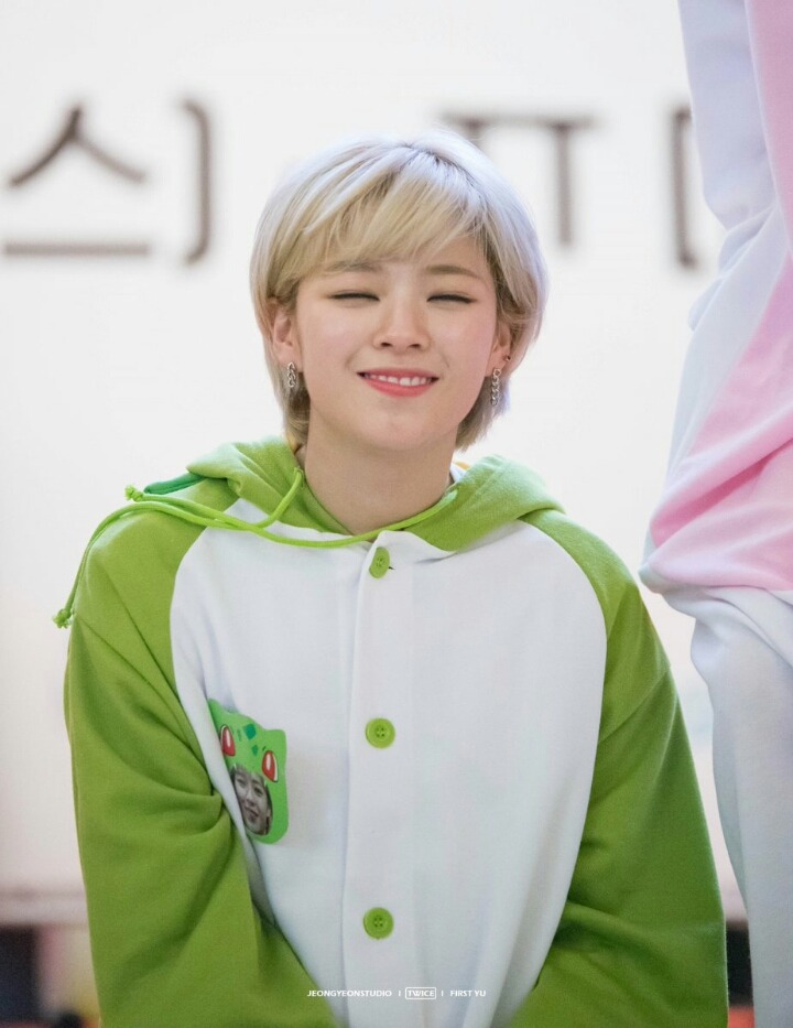 2017 첫 트와이스 정연 | 인스티즈