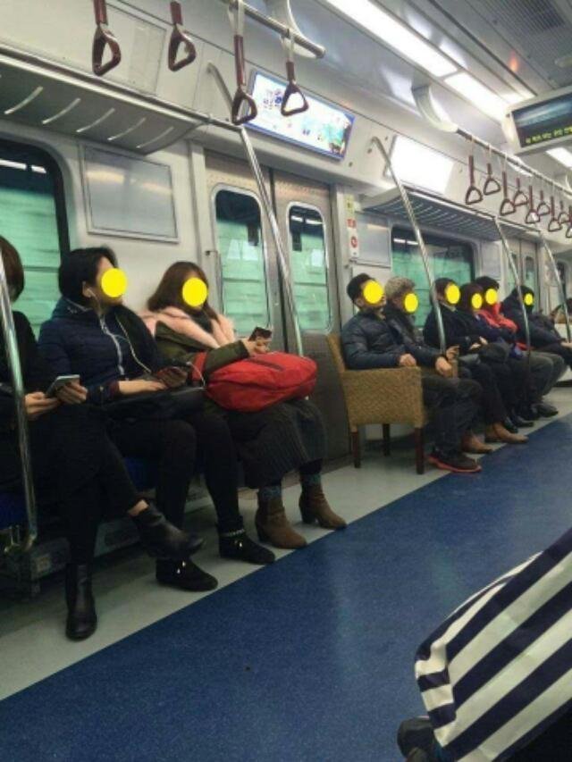 평온한 지하철 안.JPG | 인스티즈