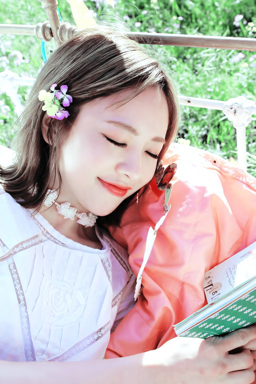 오늘 생일을 맞이한 걸그룹 오마이걸 신혜진.JPG | 인스티즈