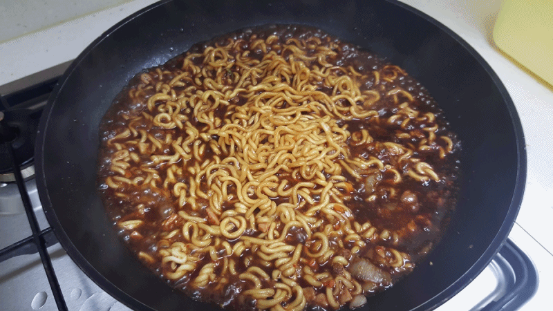 매일먹어도 맛있는 짜장라면 움짤 gif | 인스티즈