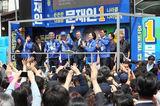 오늘 제주시 동문시장 찾은 문재인.jpg | 인스티즈