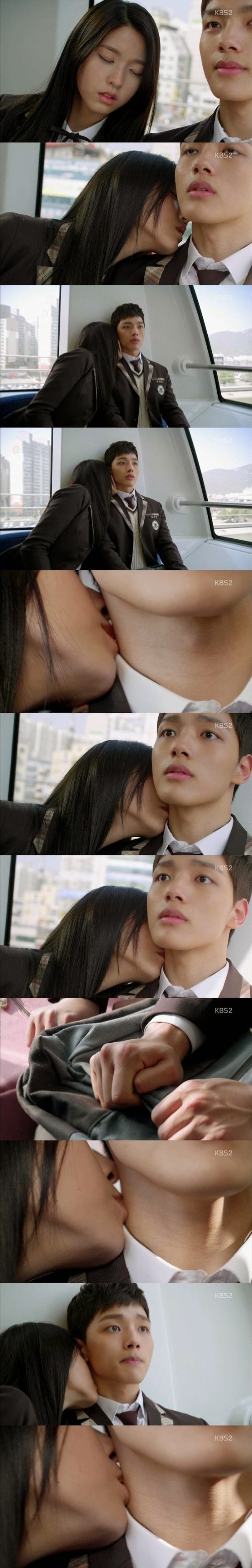 설현이의 잠버릇 | 인스티즈
