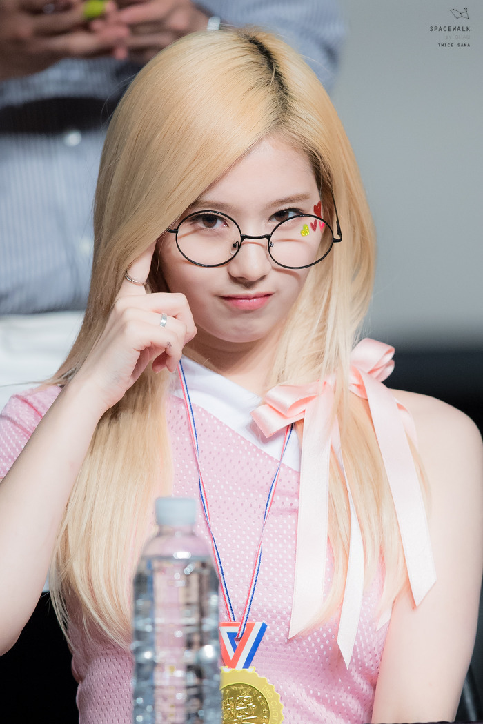 취향 저격하는 사나 | 인스티즈