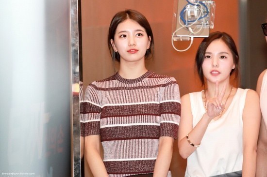수수한 얼굴이 절대로 아닌 수지(민효린과 비교해도 엇비슷) | 인스티즈