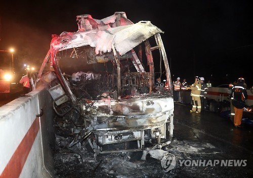 경부고속도로 버스 화재 운전자 음주·무면허 등 위반전력 12건 | 인스티즈