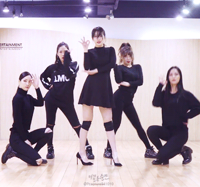 수지와 백댄서들.gif | 인스티즈