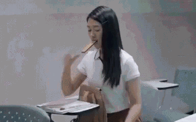 풋풋한 고등학생둘이 교실에서...gif | 인스티즈