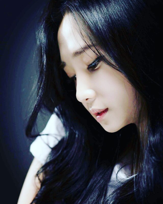 눈망울이 촉촉한 유아라 | 인스티즈