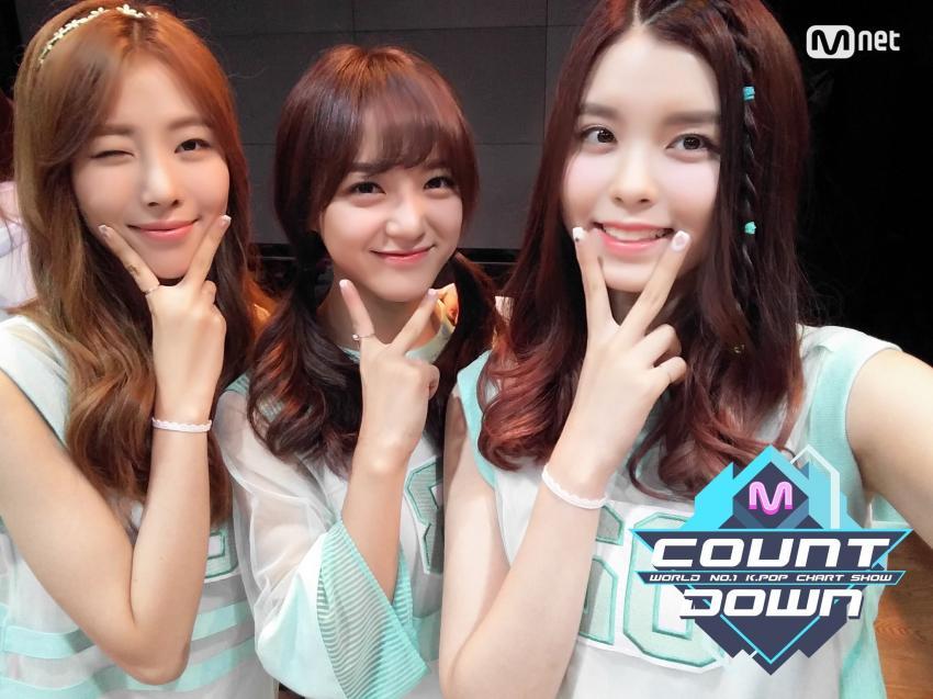 오늘자 엠카운트 구구단 사진 | 인스티즈