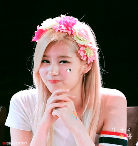트와이스 사나 눈빛.gif | 인스티즈