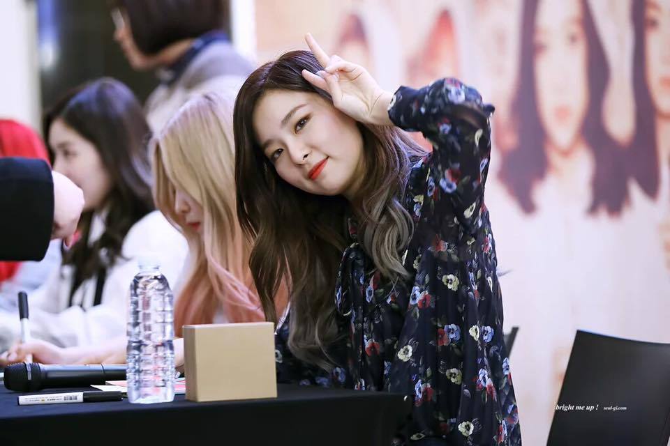 [레드벨벳] 슬기와 친오빠 핸드폰에 서로 저장된 이름ㅋㅋ | 인스티즈