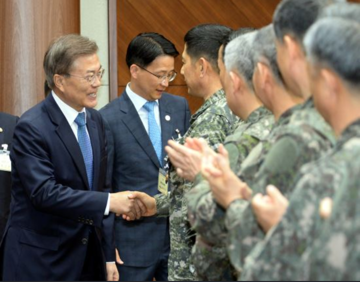 합참 방문한 문재인 대통령 | 인스티즈
