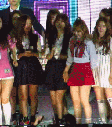 레드벨벳 벼르고 있는 러블리즈 | 인스티즈