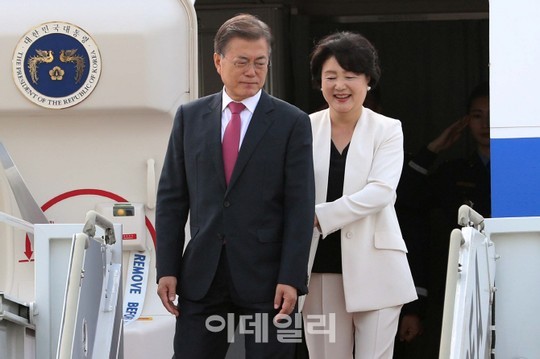 문재인 대통령님 내외 독일 출국 사진 | 인스티즈
