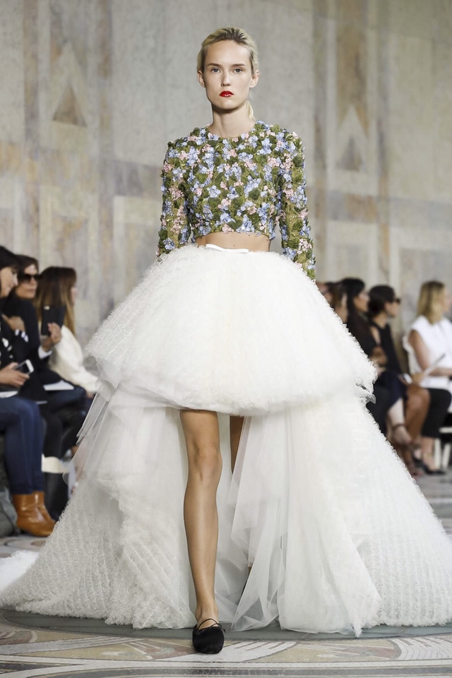 2018 S/S Giambattista Valli 오뜨꾸뛰르 컬렉션 | 인스티즈