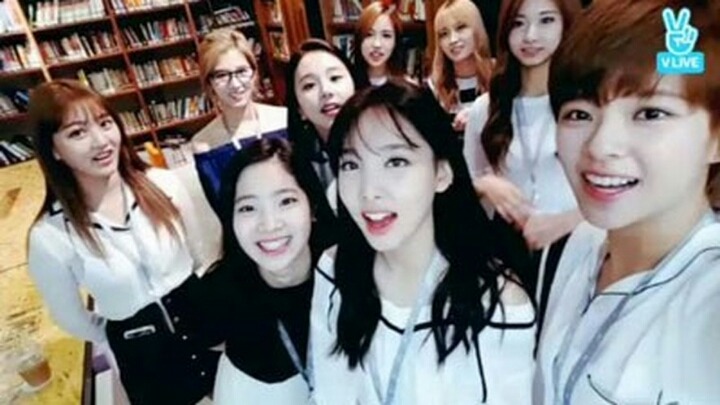 팬들도 다 챙겨보기 힘든 트와이스 브이앱 | 인스티즈