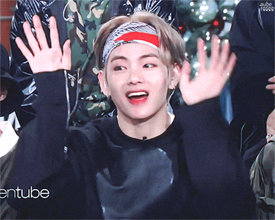얼굴로 악세사리 존재감 하락시키는 방탄소년단 뷔.jpgif | 인스티즈