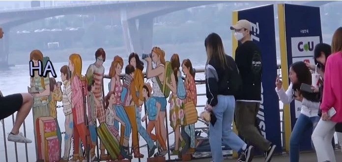 길거리에서 사진 부탁받은 한국인들 자세 | 인스티즈