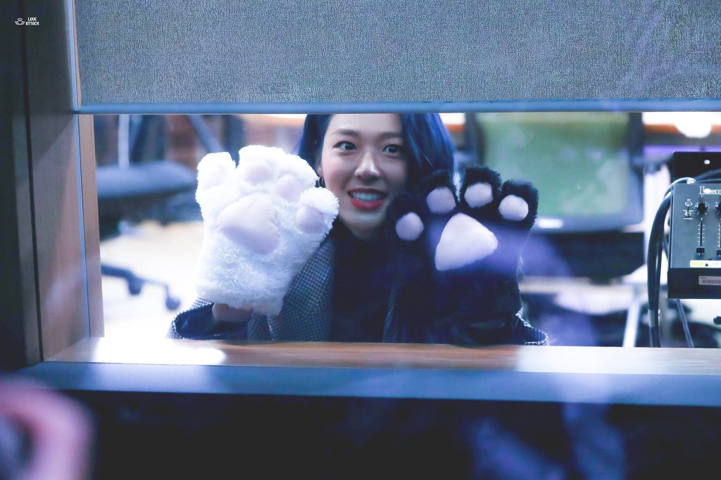 오늘 생일을 맞은 설현이.jpgif | 인스티즈
