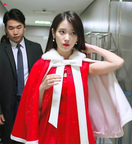 레드가 잘어울리는 아이유.jpgif | 인스티즈