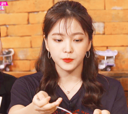 똠양꿍 처음 먹어본 조이의 솔직한 반응.gif | 인스티즈