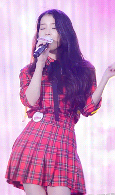 살랑살랑 아이유.gif | 인스티즈