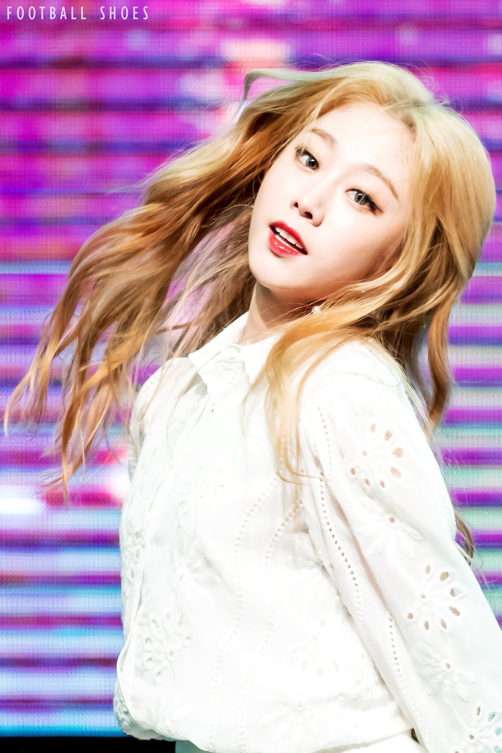 [러블리즈] 같이 여행가기로 한 형에게 일이 생겨서 여행이 취소되서 지수 | 인스티즈