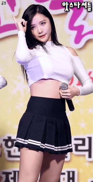 옷이 너무 작은 헬로비너스 유영.gif | 인스티즈