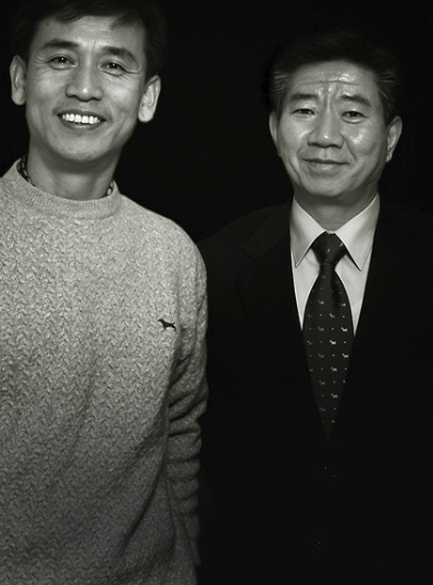 자신과 가까운 동반자 2명이 모두 안타깝게 생을 마감한 유시민 작가 | 인스티즈