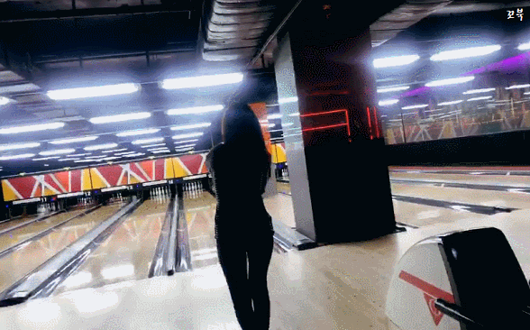 볼링치러간 여자친구 신비와 소원.gif | 인스티즈