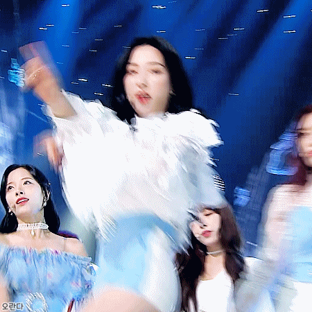 181014 인기가요 우주소녀 멤버별 원샷 + 단체샷 3장.gif | 인스티즈