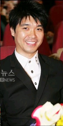 남자 연예인중 꾸준히 기부를 많이해 표창받았던 박수홍 | 인스티즈