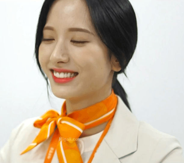 승무원이 된 우주소녀 보나.gif | 인스티즈