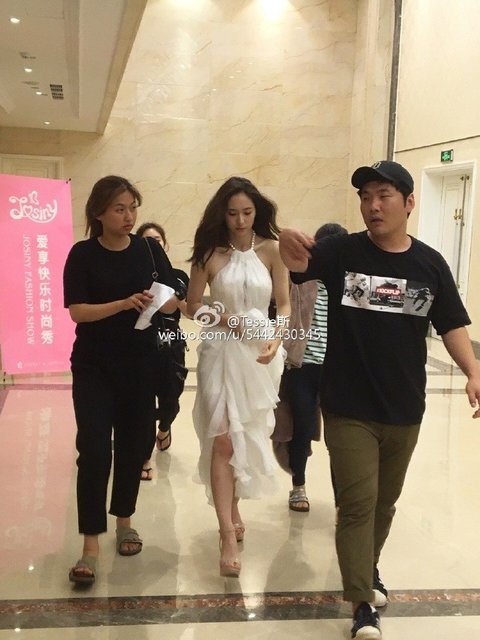 중국 드라마 촬영 중에 드레스 입은 크리스탈 | 인스티즈