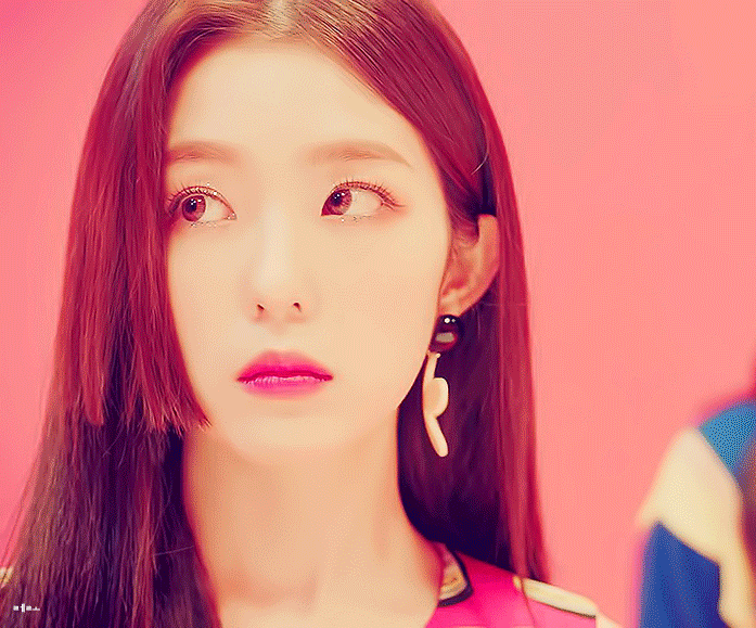 레드벨벳 파워업 MV 짱예보스 아이린.gif | 인스티즈