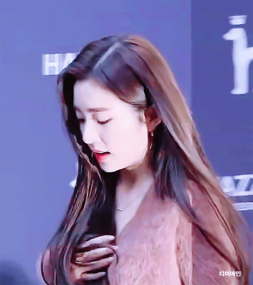 오늘자 헤지스 플래그쉽스토어 행사 레드벨벳 아이린.jpgif | 인스티즈