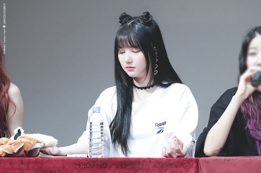 [여자친구] 주문한 와칸다 여권 케이스가 도착해서 은하 | 인스티즈