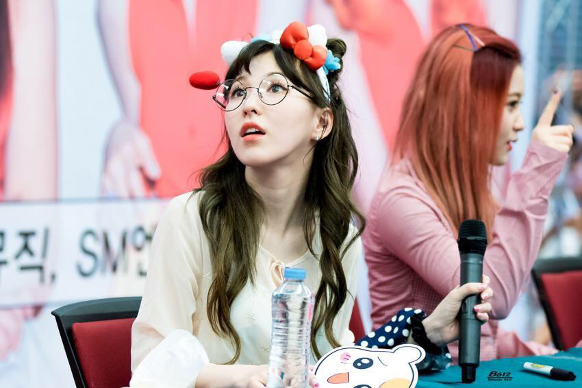 [레드벨벳] 안경 쓰면 미모력이 상승하는 웬디 | 인스티즈