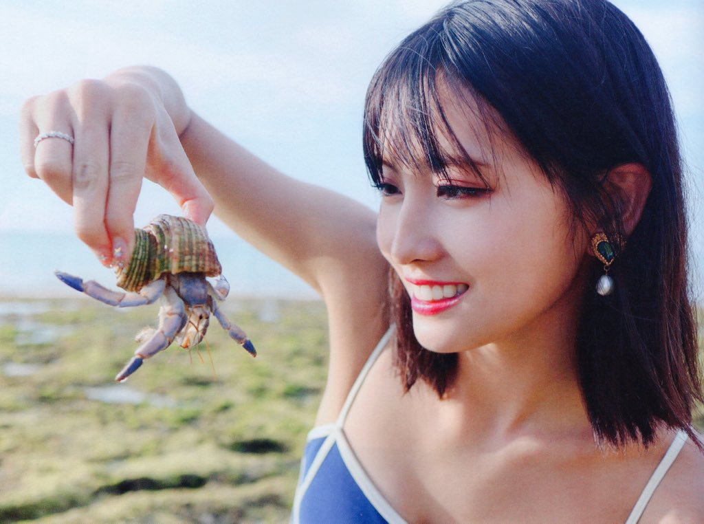 트와이스 모모 해변에서 수영복 | 인스티즈