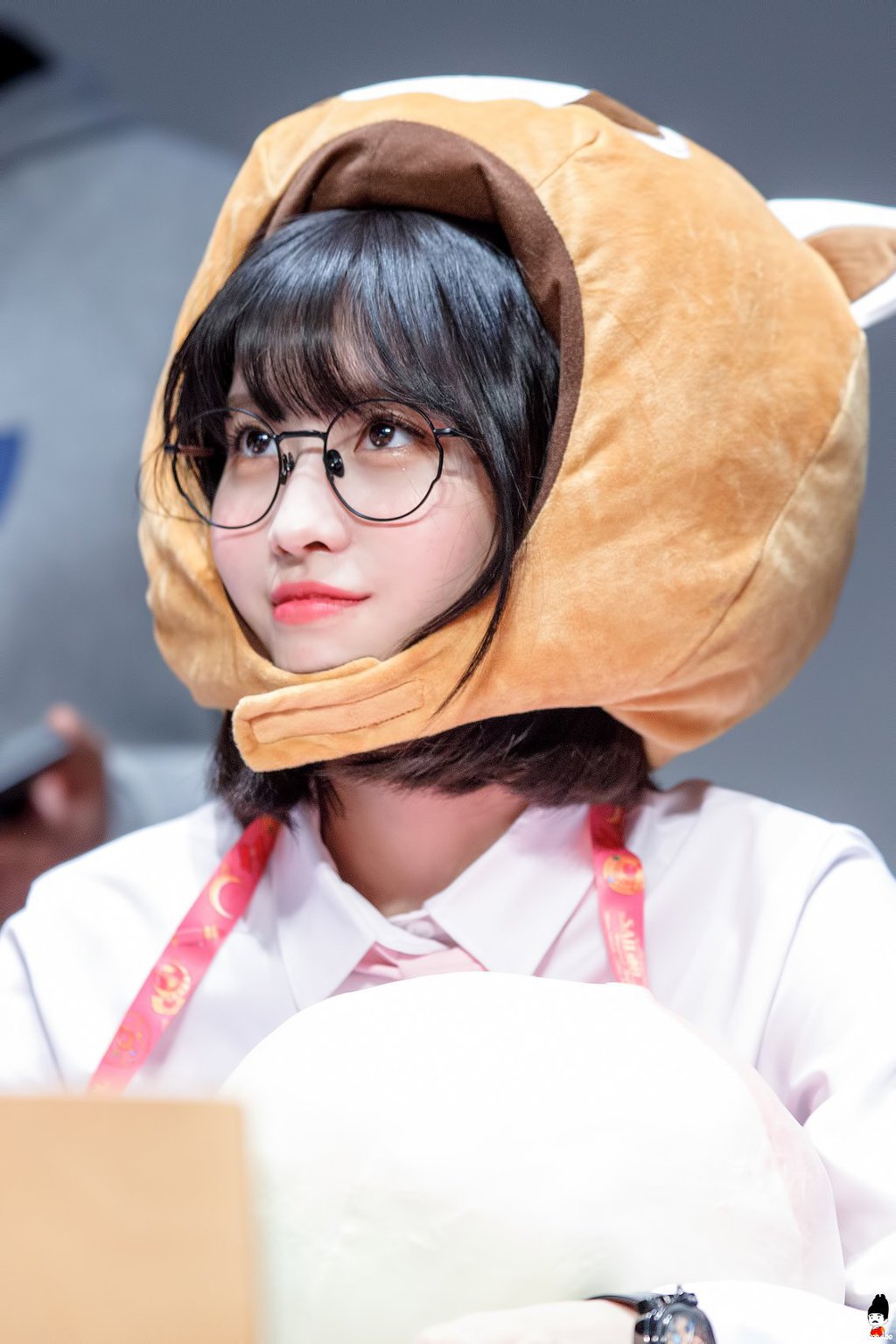 모모F 이미지