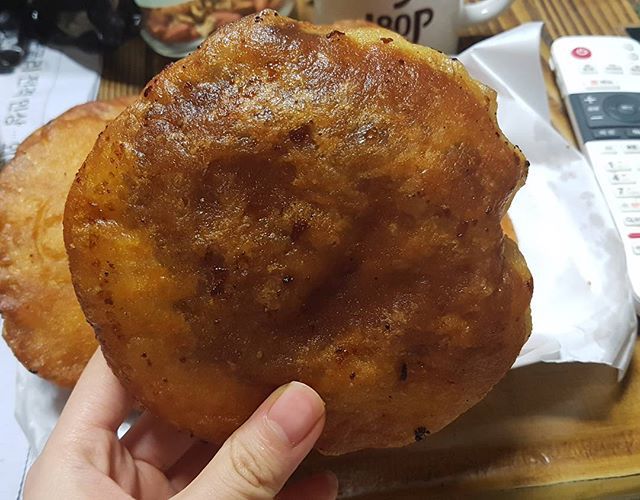 보기만 해도 콜레스테롤 지수 상승하는 튀김호떡.jpg | 인스티즈