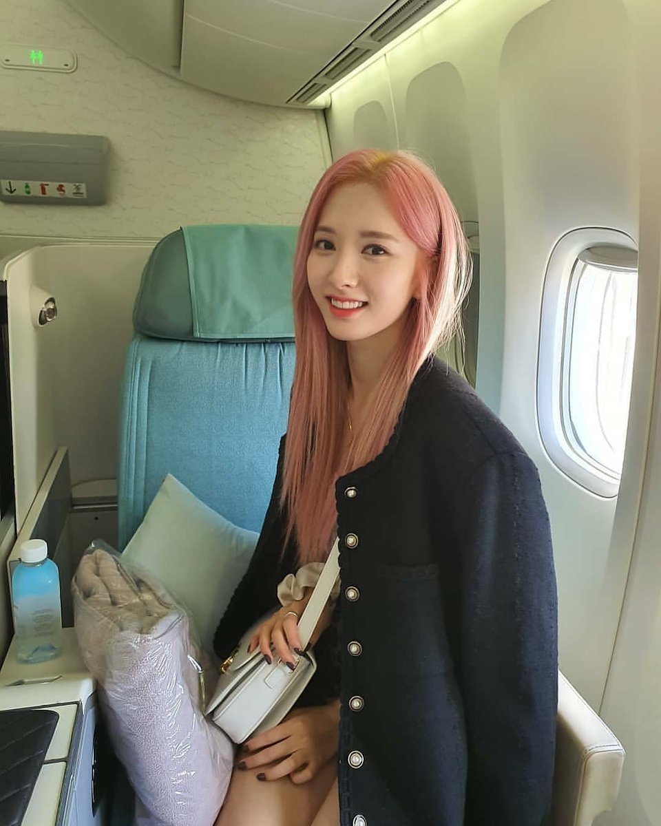 우주소녀 싱가포르 출국.jpg | 인스티즈