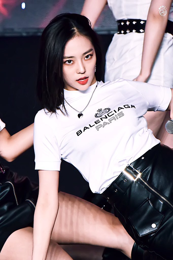 CLC 예은의 무대 안팎의 차이.jpg | 인스티즈